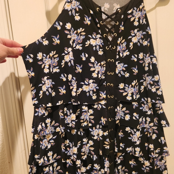 Floral Ruffle Blouse - Picture 3 of 6